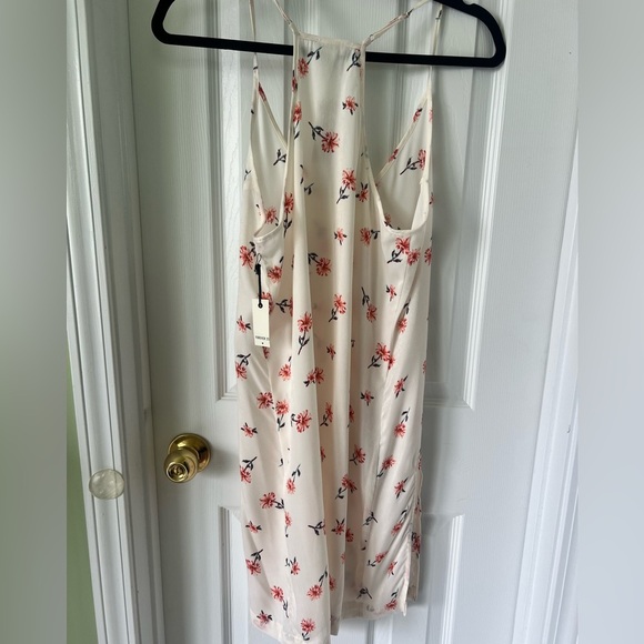 Forever 21 women’s floral 1 piece - Picture 4 of 8